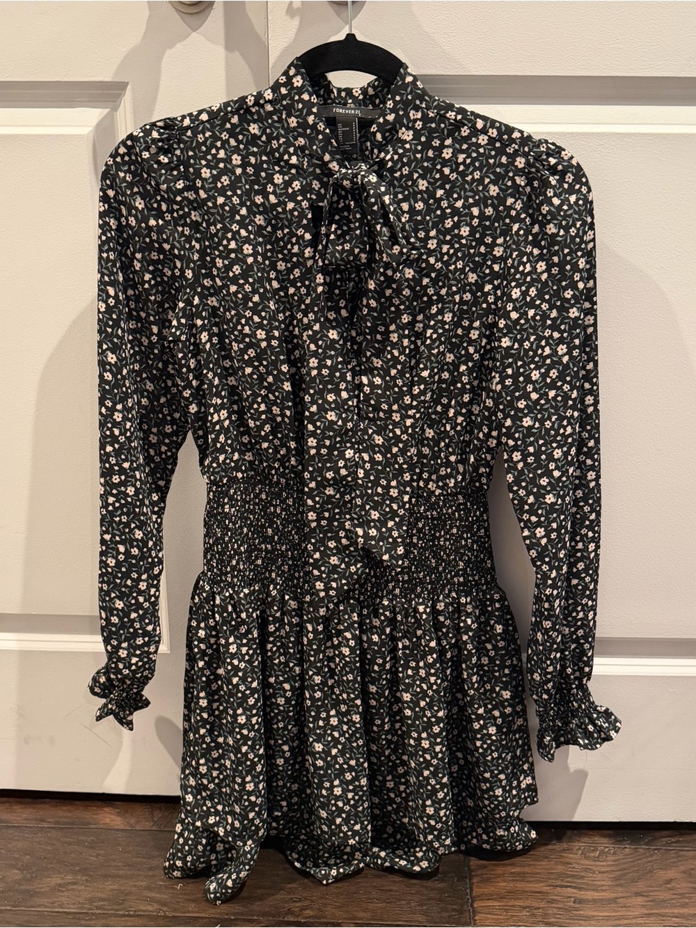 Forever 21 floral black long sleeve dress